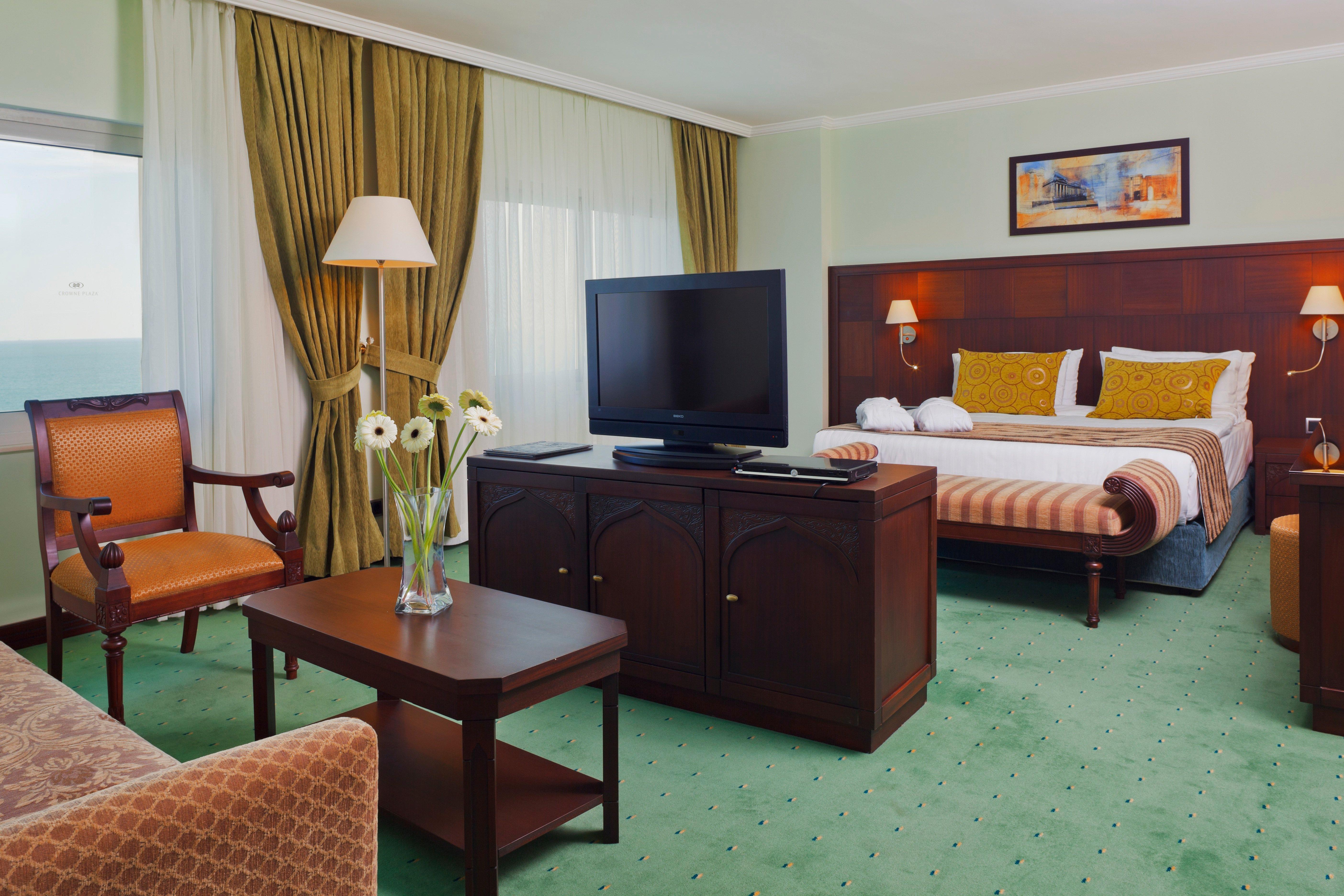 Crowne Plaza By Ihg Otel
