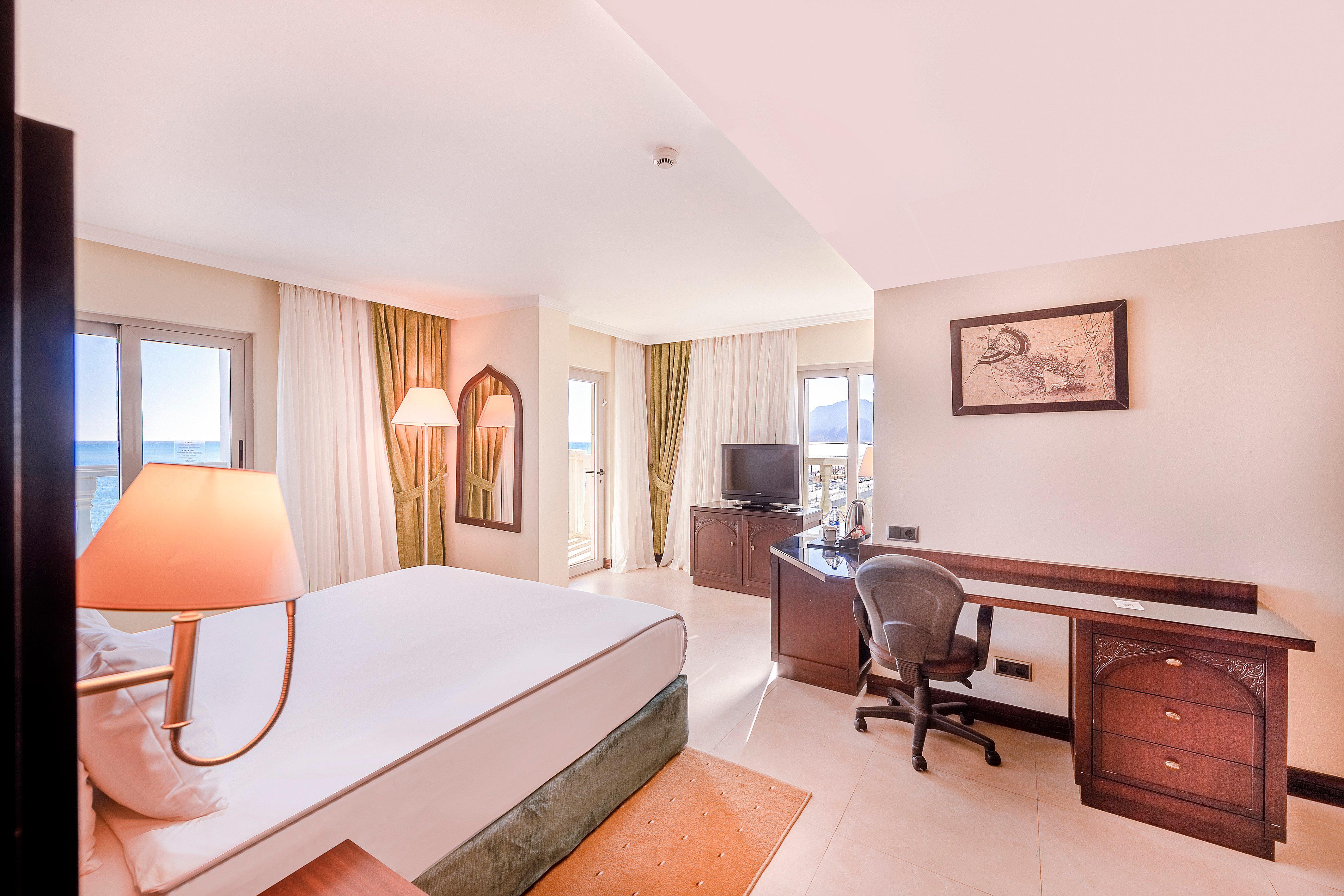 Crowne Plaza By Ihg Otel